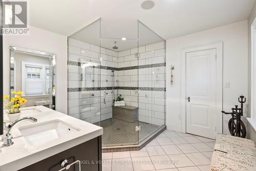 476 2Nd Avenue W, Owen Sound, ON - Indoor Photo Showing Bathroom