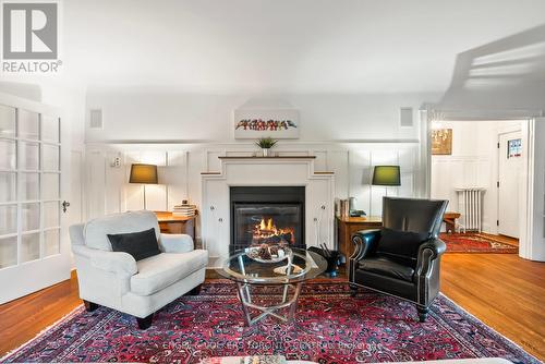 476 2Nd Avenue W, Owen Sound, ON - Indoor Photo Showing Living Room With Fireplace