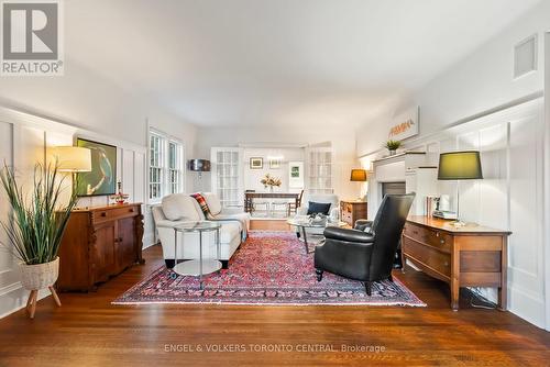 476 2Nd Avenue W, Owen Sound, ON - Indoor Photo Showing Living Room