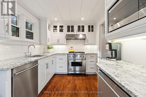 476 2Nd Avenue W, Owen Sound, ON - Indoor Photo Showing Kitchen With Upgraded Kitchen