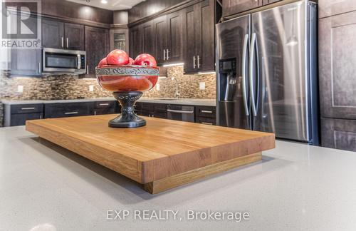 52 Adam Street, Cambridge, ON - Indoor Photo Showing Kitchen With Upgraded Kitchen