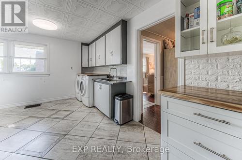 52 Adam Street, Cambridge, ON - Indoor Photo Showing Laundry Room