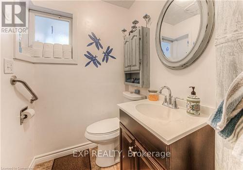 52 Adam Street, Cambridge, ON - Indoor Photo Showing Bathroom