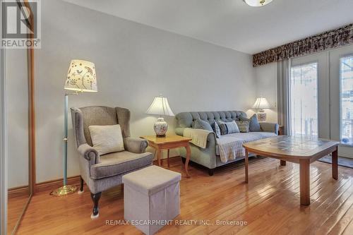 165 Gagliano Drive, Hamilton, ON - Indoor Photo Showing Living Room