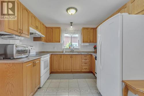 165 Gagliano Drive, Hamilton, ON - Indoor Photo Showing Kitchen