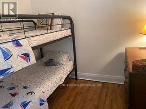 322 Oxford Avenue, Fort Erie, ON - Indoor Photo Showing Bedroom