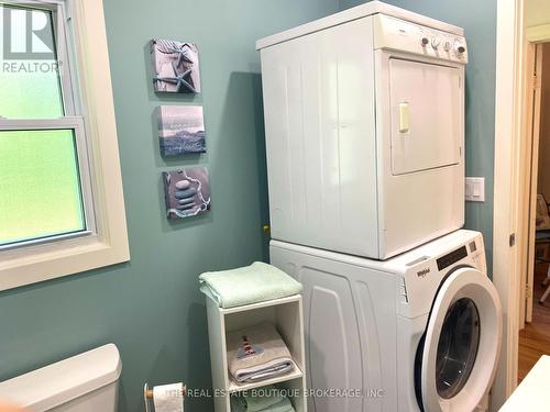 322 Oxford Avenue, Fort Erie, ON - Indoor Photo Showing Laundry Room