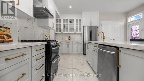 77 Antibes Drive, Brampton, ON - Indoor Photo Showing Kitchen With Upgraded Kitchen