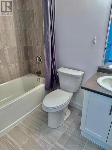 429 - 450 Dundas Street E, Hamilton, ON - Indoor Photo Showing Bathroom