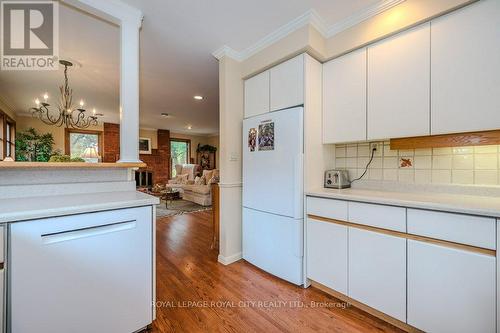 43 Mont Street, Guelph, ON - Indoor Photo Showing Kitchen