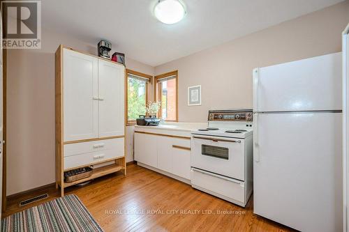 43 Mont Street, Guelph, ON - Indoor Photo Showing Kitchen