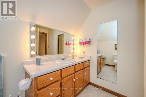 43 Mont Street, Guelph, ON - Indoor Photo Showing Bathroom