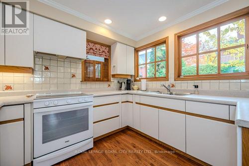 43 Mont Street, Guelph, ON - Indoor Photo Showing Kitchen With Double Sink