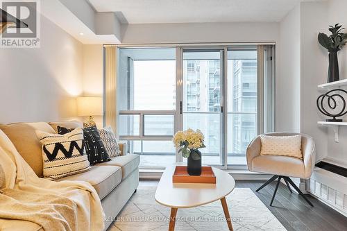 901 - 35 Bales Avenue, Toronto, ON - Indoor Photo Showing Living Room