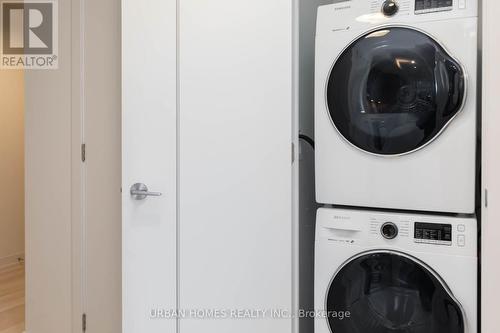 608 - 357 King Street W, Toronto, ON - Indoor Photo Showing Laundry Room