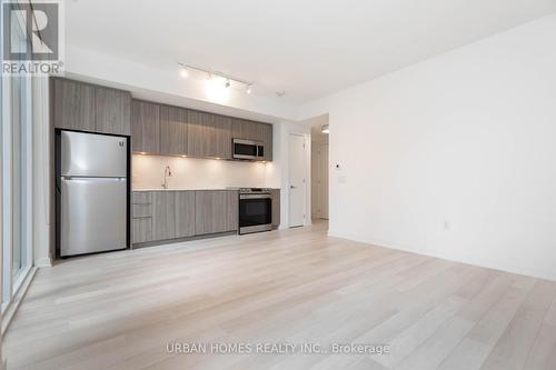 608 - 357 King Street W, Toronto, ON - Indoor Photo Showing Kitchen