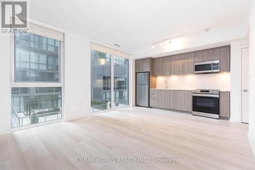 608 - 357 King Street W, Toronto, ON - Indoor Photo Showing Kitchen