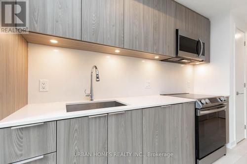 608 - 357 King Street W, Toronto, ON - Indoor Photo Showing Kitchen