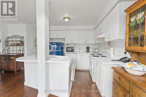 102 James Young Drive, Halton Hills, ON - Indoor Photo Showing Kitchen