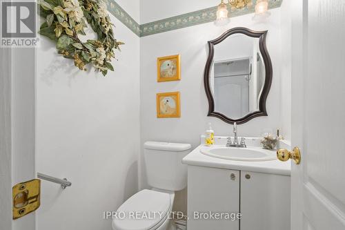 102 James Young Drive, Halton Hills, ON - Indoor Photo Showing Bathroom