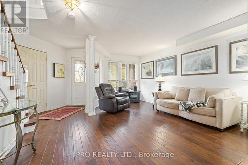 102 James Young Drive, Halton Hills, ON - Indoor Photo Showing Living Room