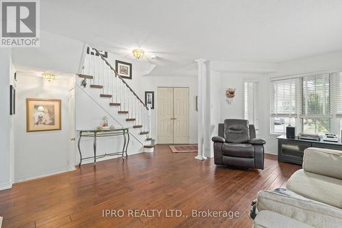 102 James Young Drive, Halton Hills, ON - Indoor Photo Showing Living Room