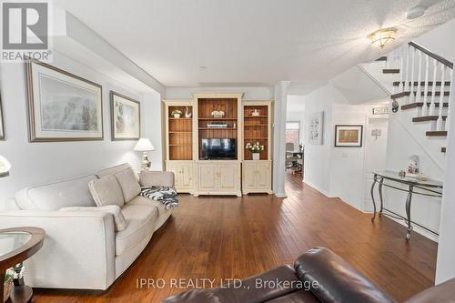 102 James Young Drive, Halton Hills, ON - Indoor Photo Showing Living Room