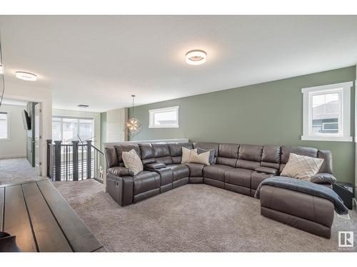 3725 Parker Co Sw, Edmonton, AB - Indoor Photo Showing Living Room