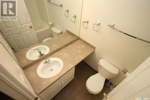 501 1901 Victoria Avenue, Regina, SK - Indoor Photo Showing Bathroom