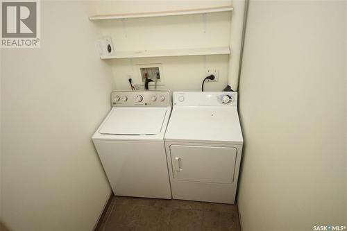 501 1901 Victoria Avenue, Regina, SK - Indoor Photo Showing Laundry Room