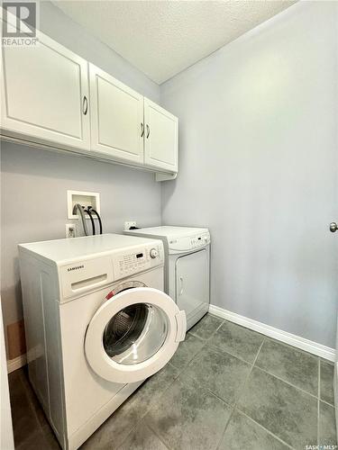 102 586 River Street E, Prince Albert, SK - Indoor Photo Showing Laundry Room