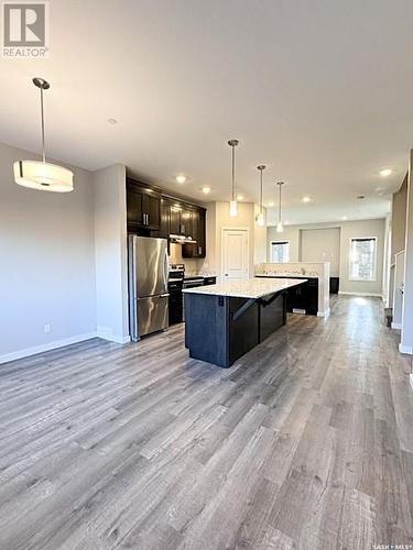 525 Douglas Drive, Swift Current, SK - Indoor Photo Showing Kitchen With Upgraded Kitchen