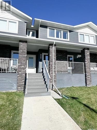 525 Douglas Drive, Swift Current, SK - Outdoor With Facade