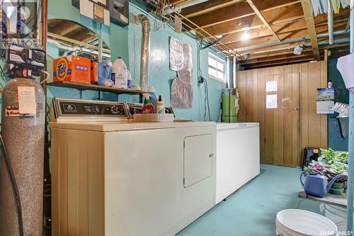 3515 6Th Avenue N, Regina, SK - Indoor Photo Showing Laundry Room