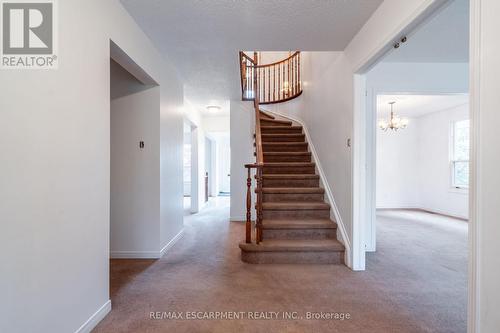 15 Ashcroft Drive, Hamilton, ON - Indoor Photo Showing Other Room