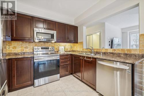 76 Griffiths Avenue, Cambridge, ON - Indoor Photo Showing Kitchen With Double Sink