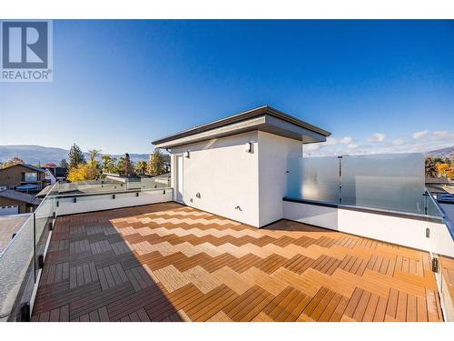 747 Patterson Avenue Unit# 2, Kelowna, BC - Outdoor With Exterior