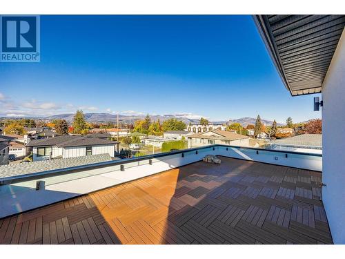 747 Patterson Avenue Unit# 2, Kelowna, BC - Outdoor