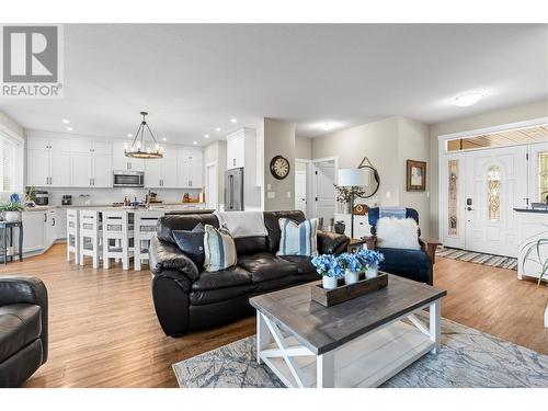 260 Terry Road, Enderby, BC - Indoor Photo Showing Living Room