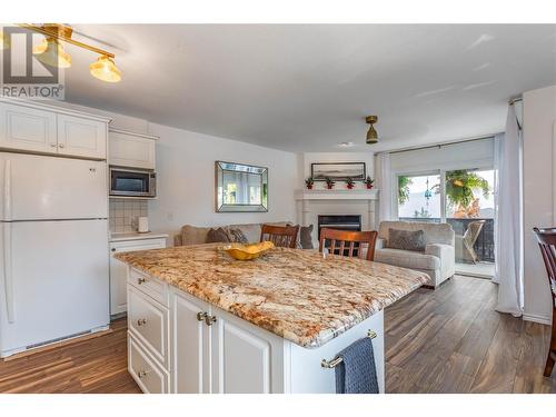 2669 Wild Horse Drive, West Kelowna, BC - Indoor Photo Showing Kitchen