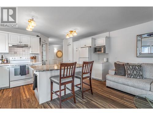 2669 Wild Horse Drive, West Kelowna, BC - Indoor Photo Showing Kitchen