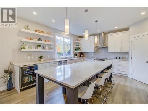 2380 15 Avenue Se, Salmon Arm, BC - Indoor Photo Showing Kitchen With Upgraded Kitchen