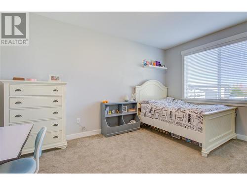 2380 15 Avenue Se, Salmon Arm, BC - Indoor Photo Showing Bedroom