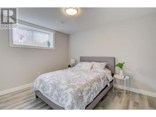 2380 15 Avenue Se, Salmon Arm, BC - Indoor Photo Showing Bedroom