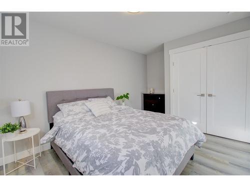 2380 15 Avenue Se, Salmon Arm, BC - Indoor Photo Showing Bedroom