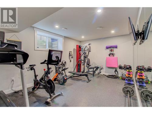 2380 15 Avenue Se, Salmon Arm, BC - Indoor Photo Showing Gym Room