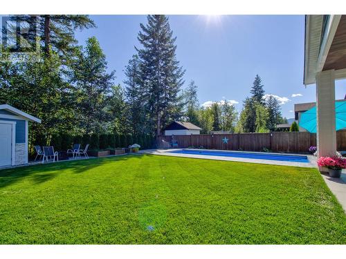 2380 15 Avenue Se, Salmon Arm, BC - Outdoor With Backyard