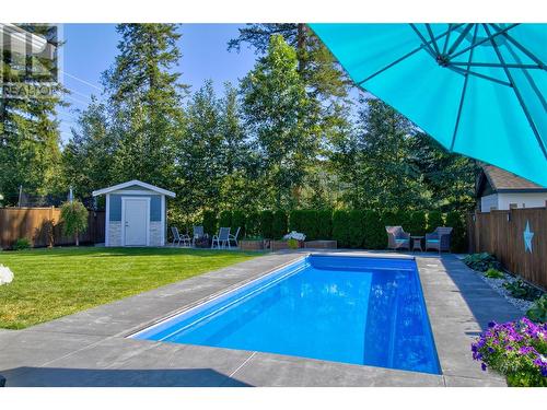 2380 15 Avenue Se, Salmon Arm, BC - Outdoor With In Ground Pool With Backyard