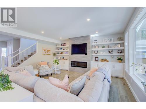 2380 15 Avenue Se, Salmon Arm, BC - Indoor Photo Showing Living Room With Fireplace