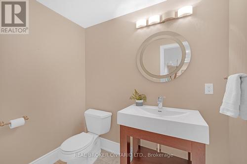 1385 Arrowhead Road, Oakville, ON - Indoor Photo Showing Bathroom